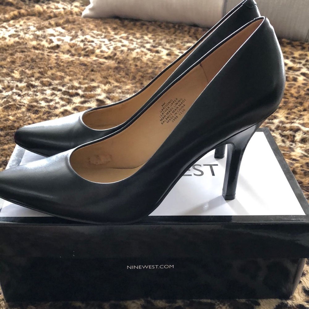 Nine West Black Pointed-Toe Pumps – Size 8, Sleek Classic Heel - Picture 2 of 3